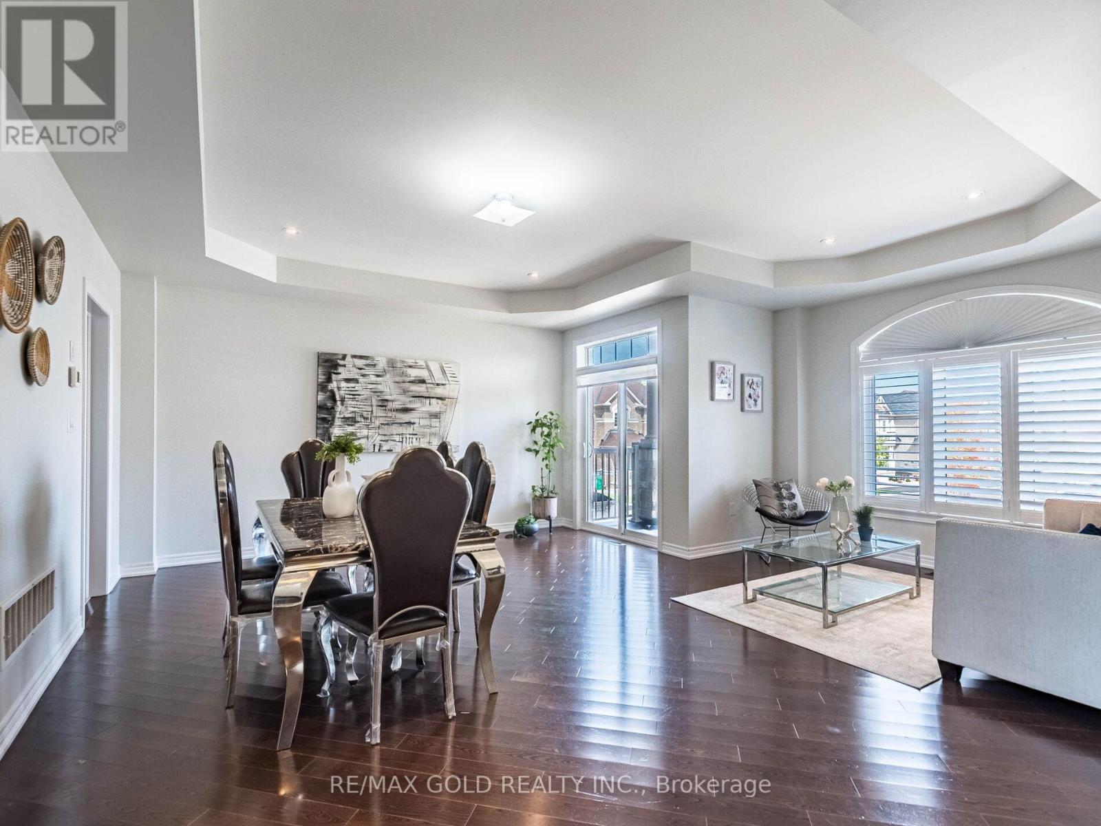 62 Masken Circle, Brampton (Northwest Brampton), Ontario  L7A 4K3 - Photo 5 - W12396552