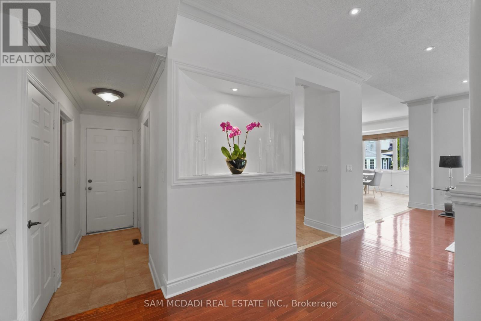 11 Louvre Circle, Brampton, Ontario  L6P 1W2 - Photo 25 - W12396555