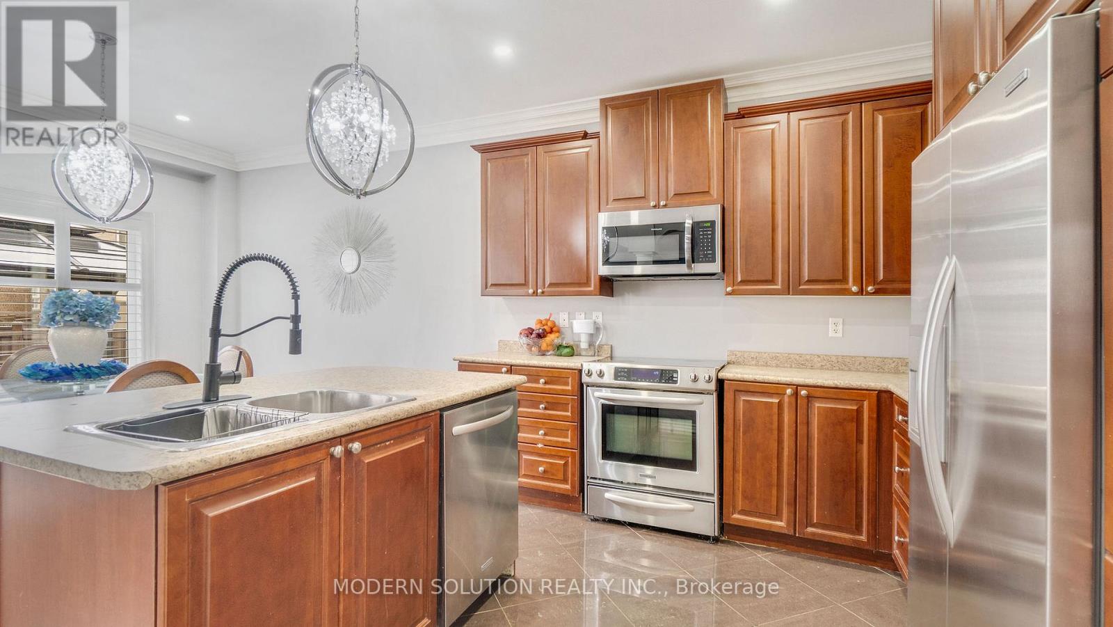 31 Silver Willow Trail, Brampton (Sandringham-Wellington), Ontario  L6R 0P2 - Photo 13 - W12396583