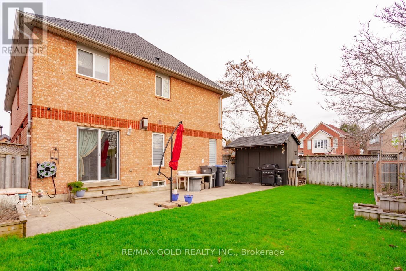 51 Pebblestone Circle, Brampton, Ontario  L6X 4N2 - Photo 41 - W12396605