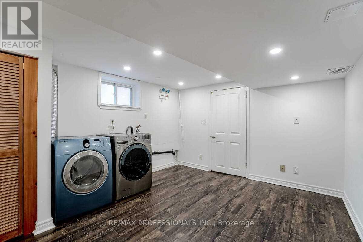 58 Old Oak Road, Toronto (Kingsway South), Ontario  M9A 2W2 - Photo 31 - W12396619