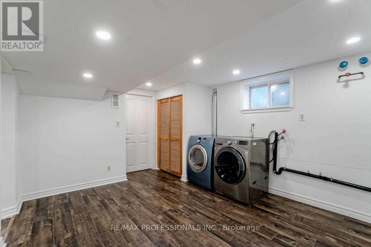 58 Old Oak Road, Toronto (Kingsway South), Ontario  M9A 2W2 - Photo 32 - W12396619