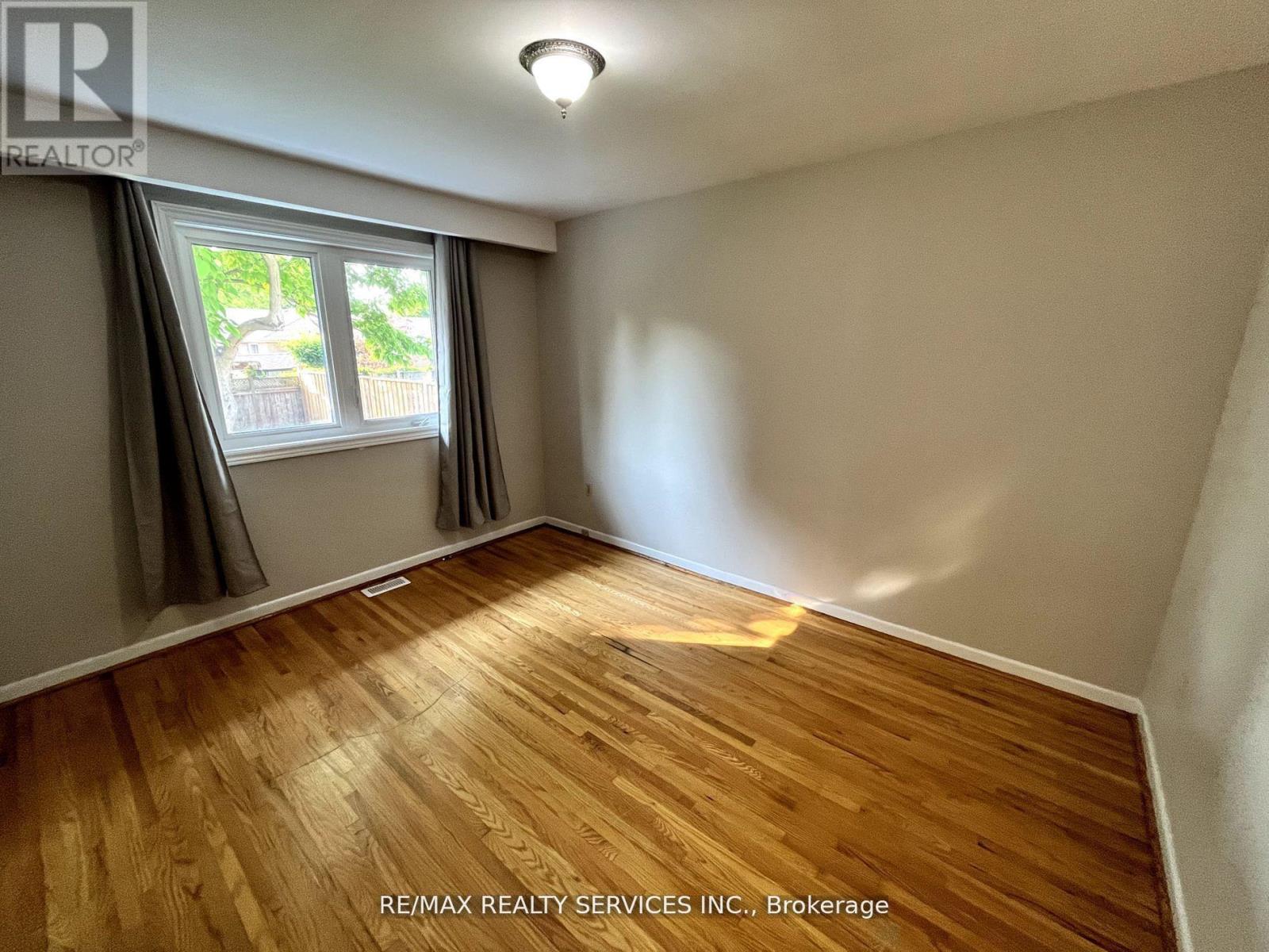 91 Ambleside Drive, Brampton, Ontario  L6Y 1C1 - Photo 20 - W12396642