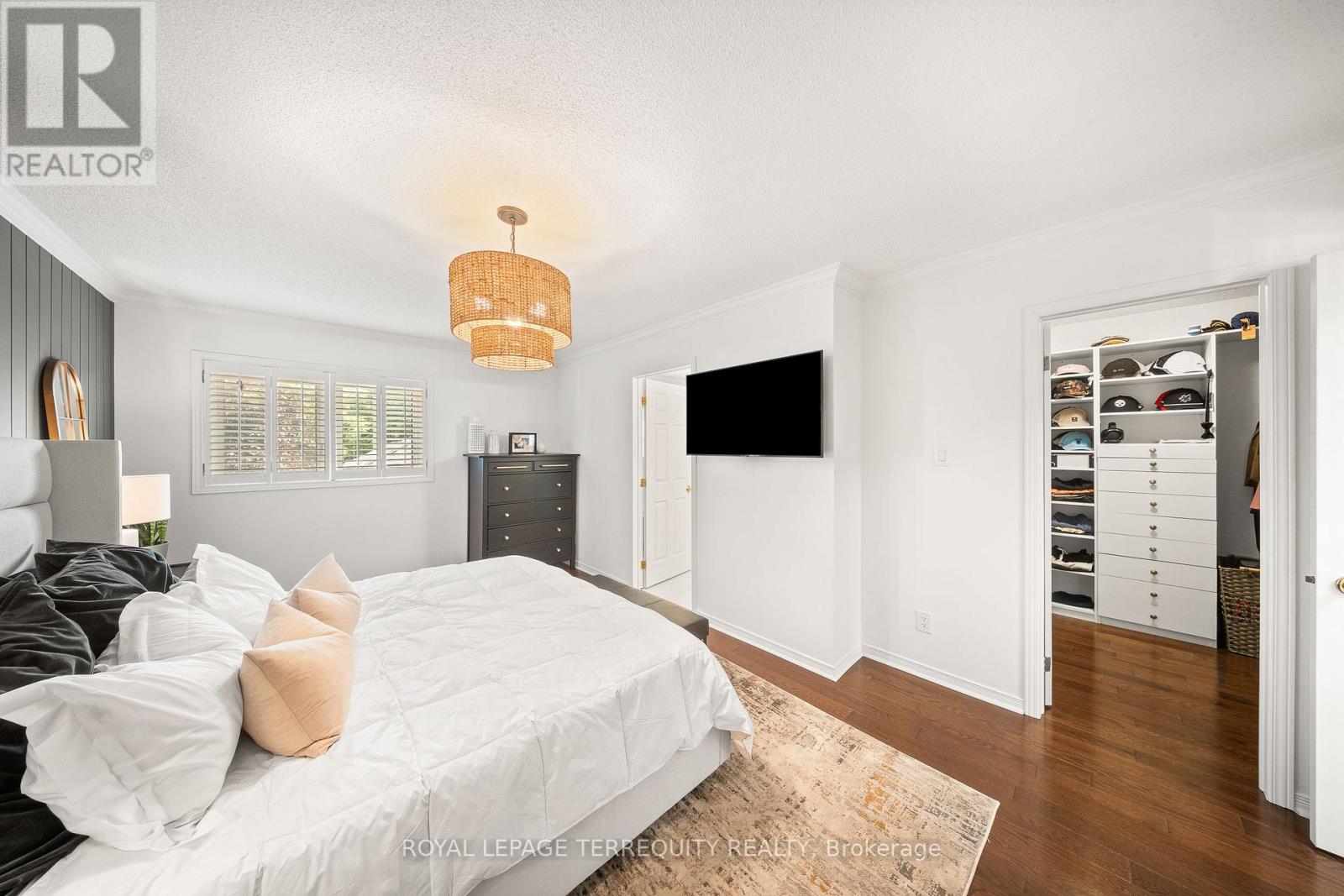 1066 Chateau Court, Mississauga, Ontario  L5H 4J8 - Photo 18 - W12396650
