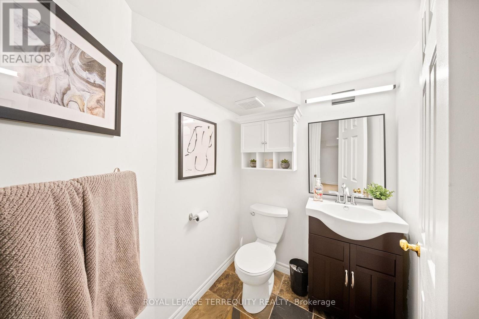 1066 Chateau Court, Mississauga, Ontario  L5H 4J8 - Photo 29 - W12396650