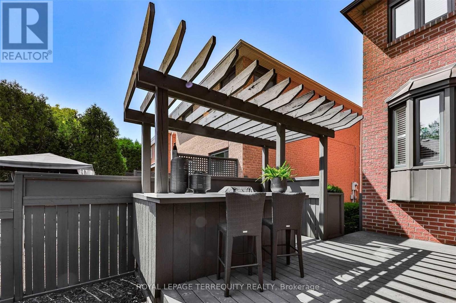 1066 Chateau Court, Mississauga, Ontario  L5H 4J8 - Photo 32 - W12396650