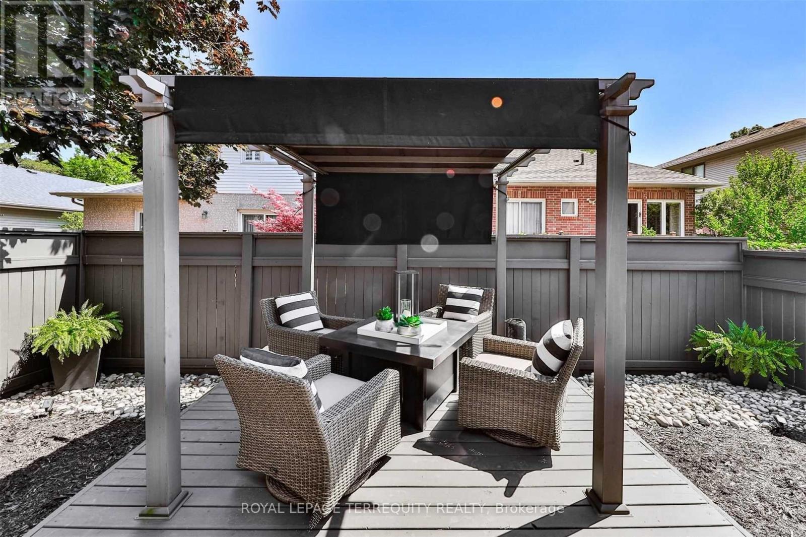 1066 Chateau Court, Mississauga, Ontario  L5H 4J8 - Photo 33 - W12396650