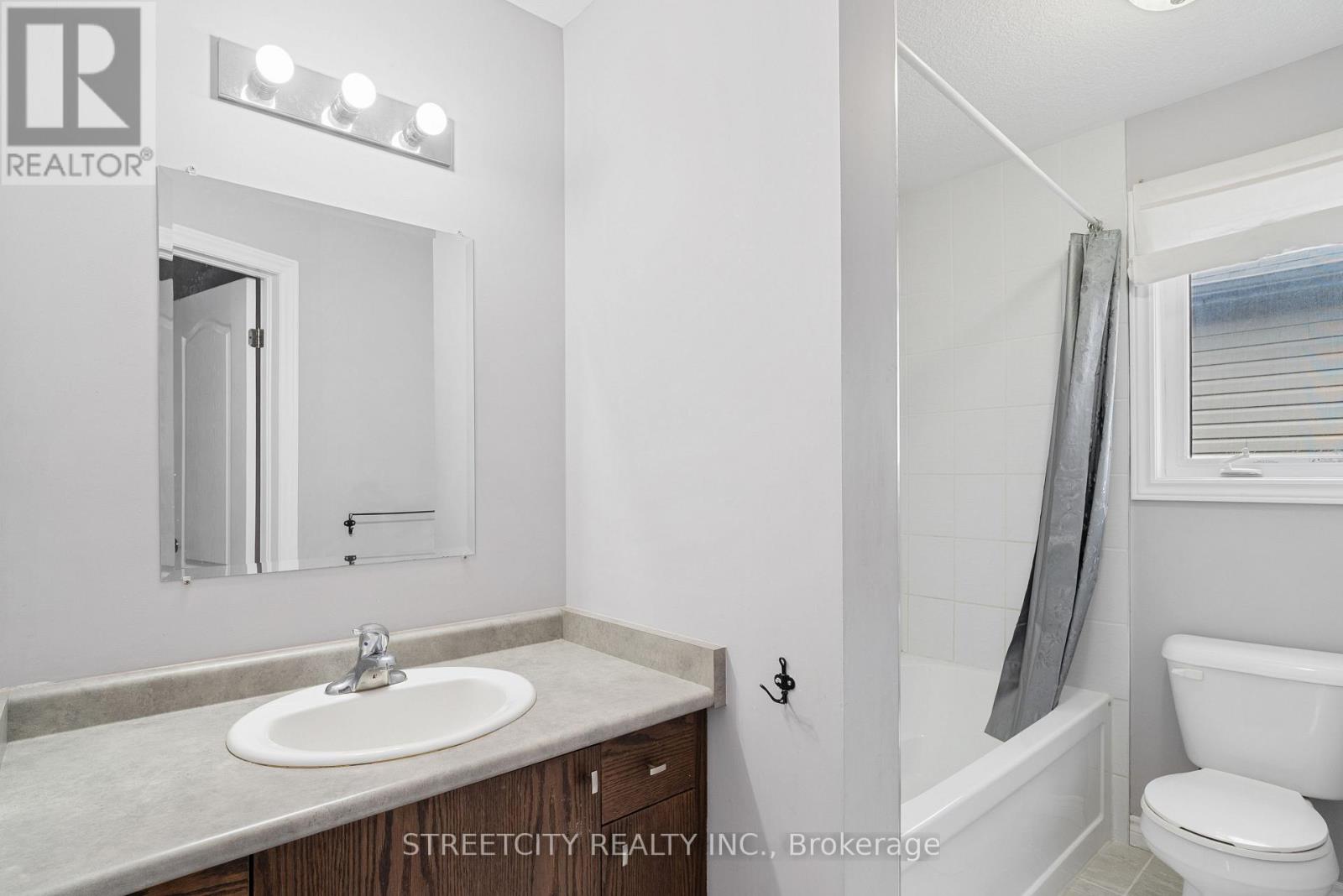 69 Yvonne Crescent, London South, Ontario  N5Z 0A5 - Photo 22 - X12396639