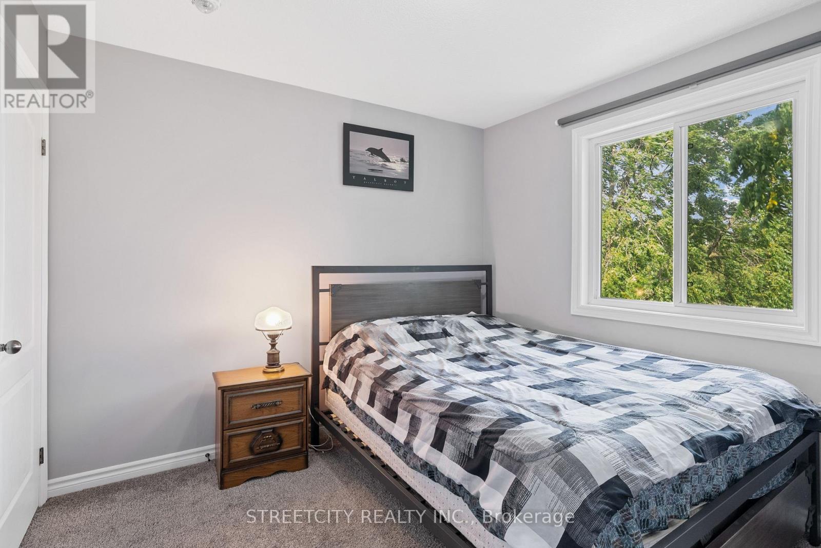 69 Yvonne Crescent, London South, Ontario  N5Z 0A5 - Photo 24 - X12396639