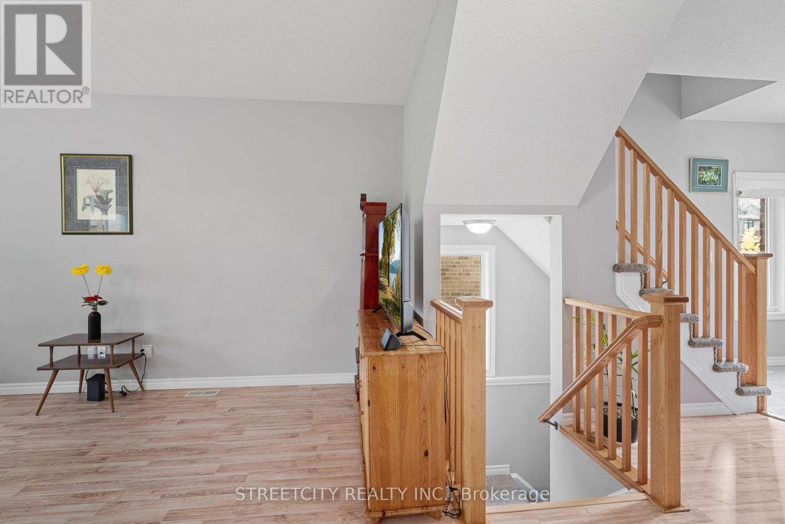 69 Yvonne Crescent, London South, Ontario  N5Z 0A5 - Photo 26 - X12396639