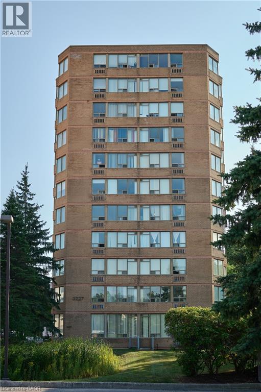 3227 King Street Unit# 909, Kitchener, Ontario  N2A 3Z9 - Photo 2 - 40768612