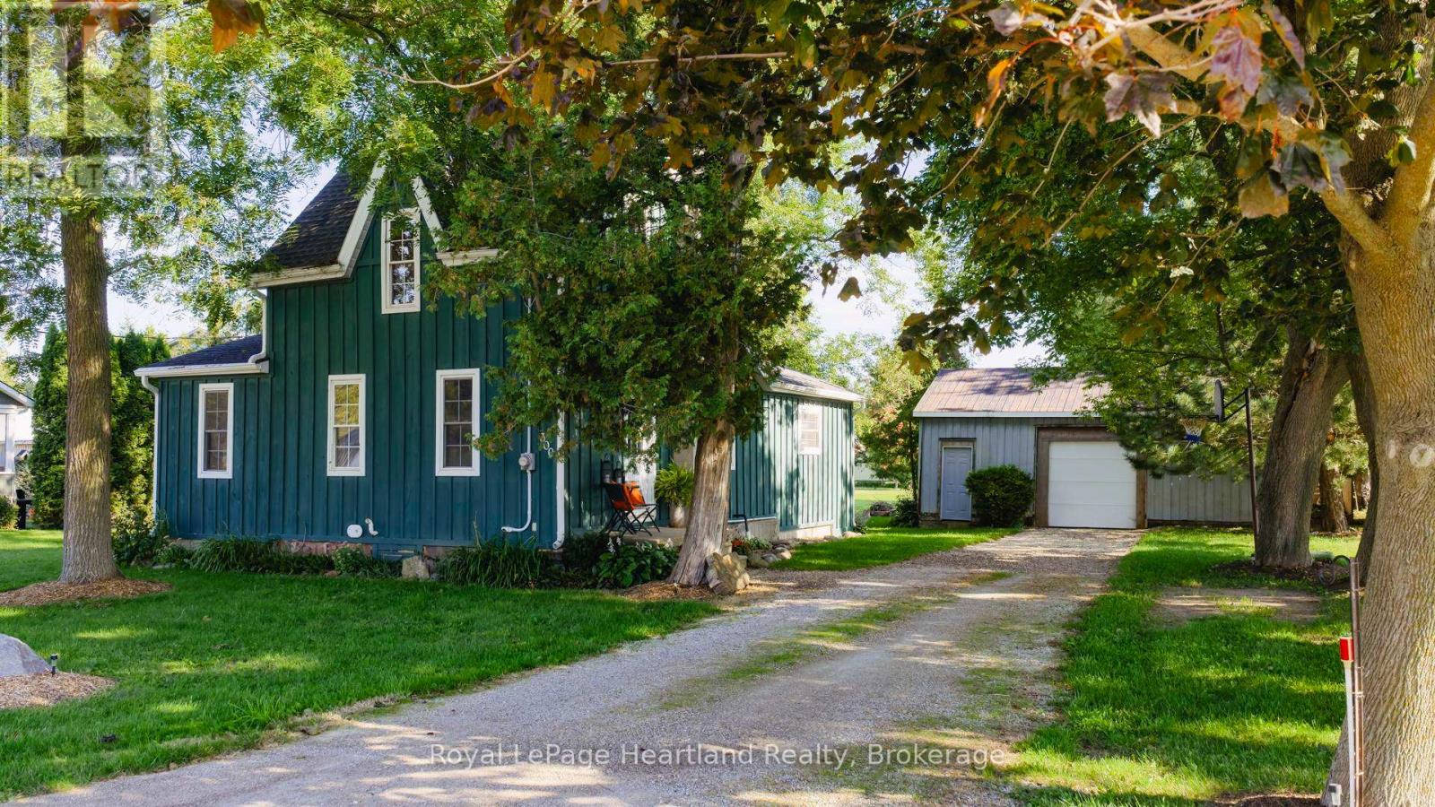 300 Blyth Road, North Huron, Ontario  N0M 1H0 - Photo 44 - X12396712