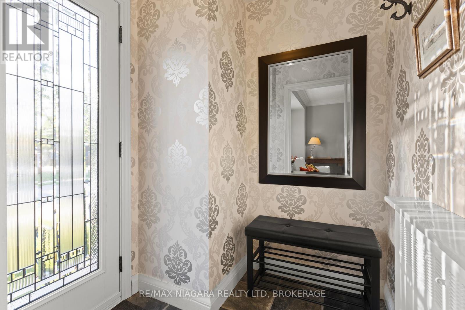 123 South Drive, St. Catharines (Old Glenridge), Ontario  L2R 4W1 - Photo 12 - X12396585