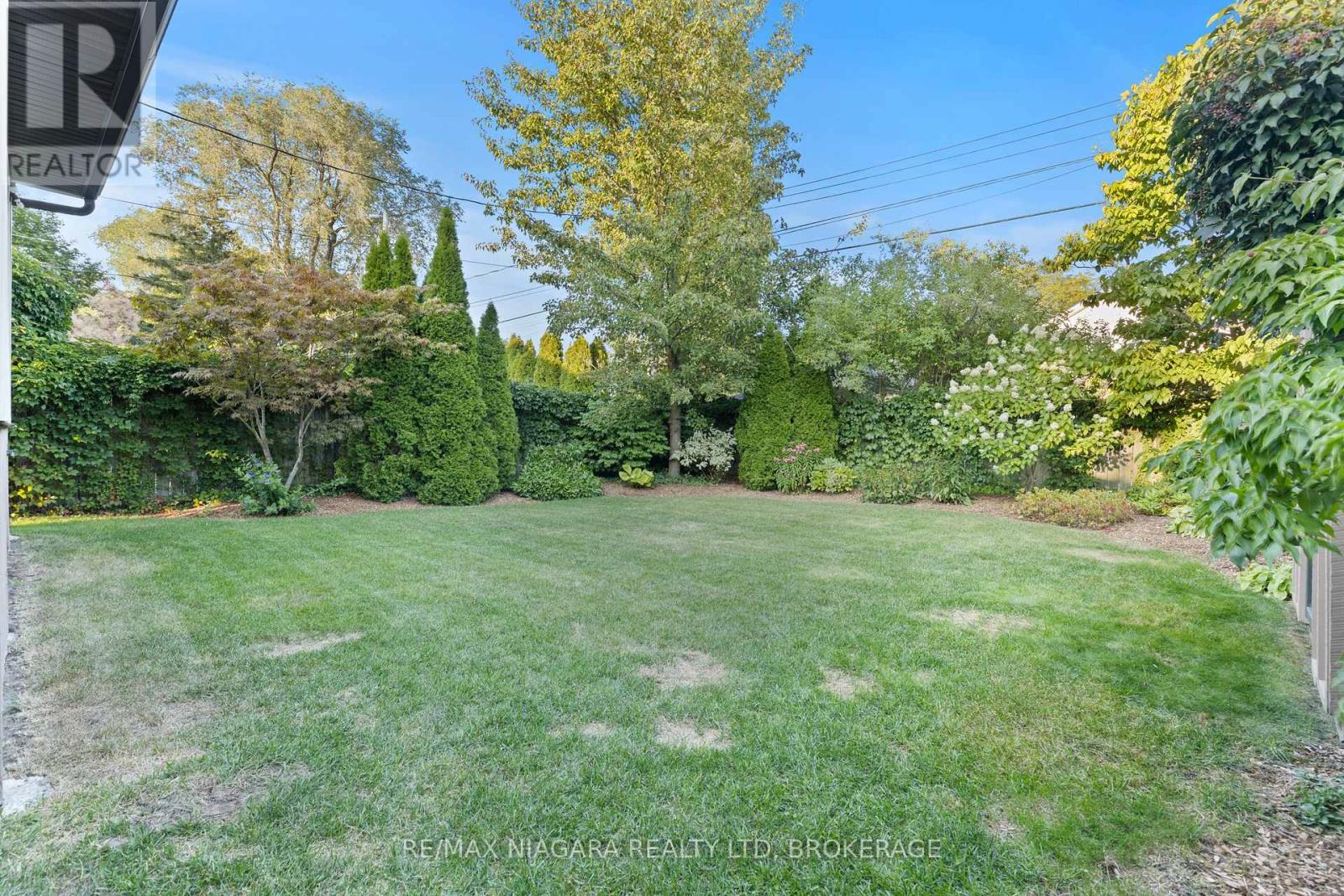 123 South Drive, St. Catharines (Old Glenridge), Ontario  L2R 4W1 - Photo 5 - X12396585