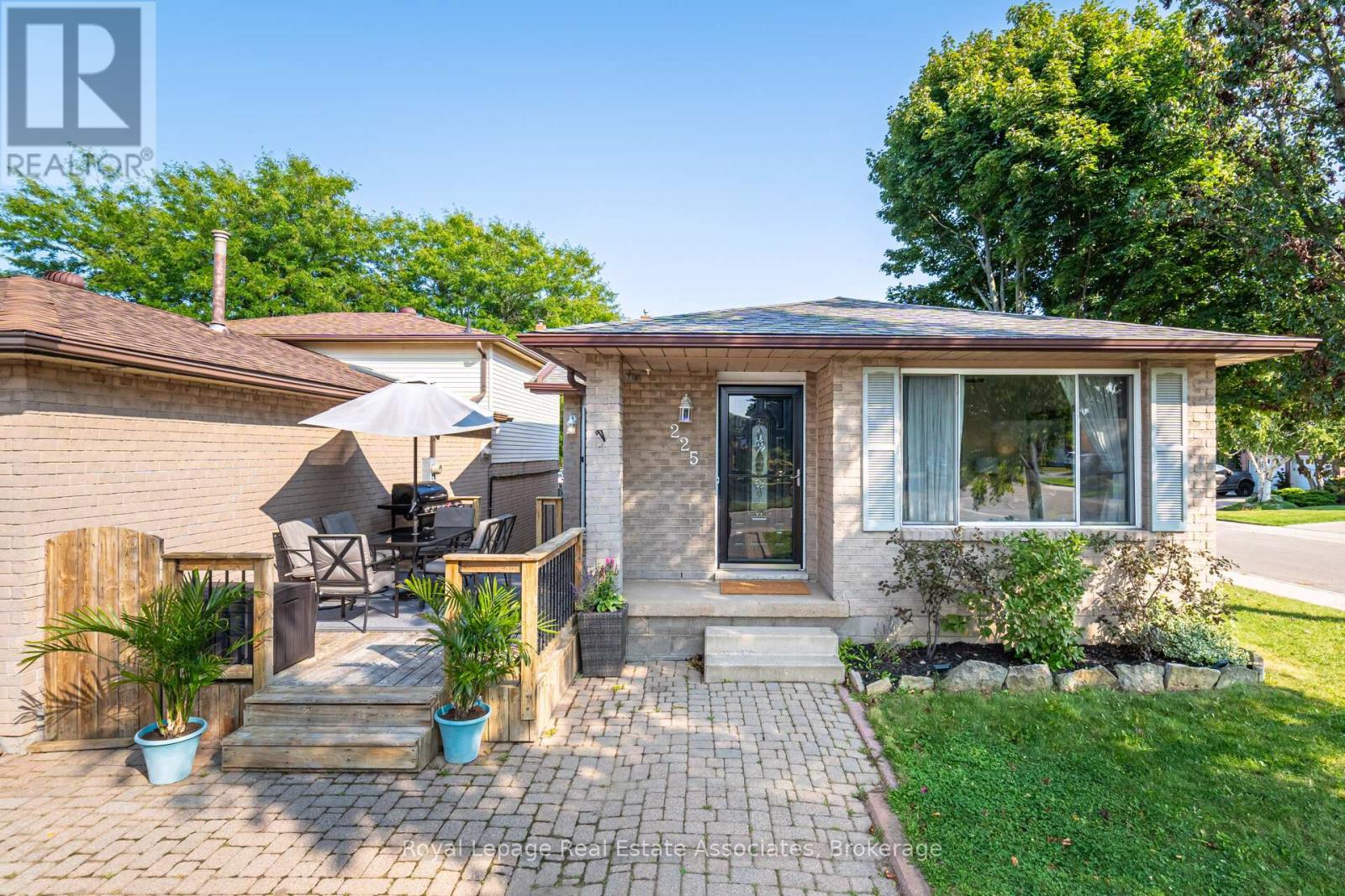 225 GOLFWOOD DRIVE, Hamilton, Ontario