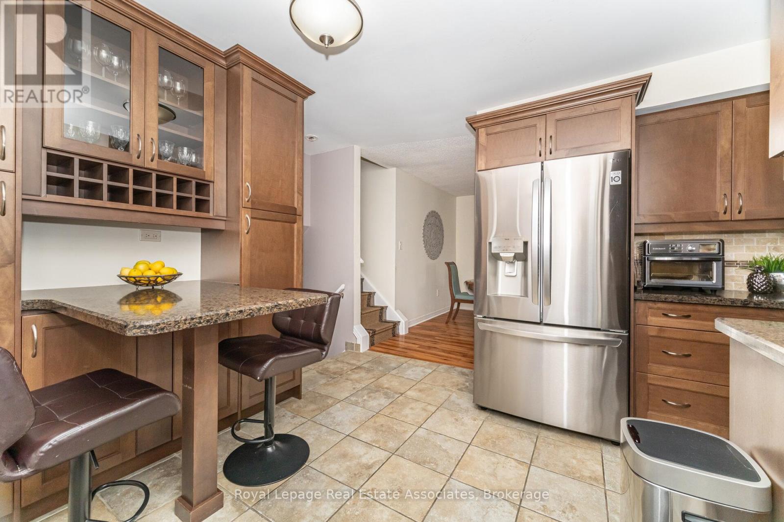 225 Golfwood Drive, Hamilton, Ontario  L9C 7C6 - Photo 11 - X12396473