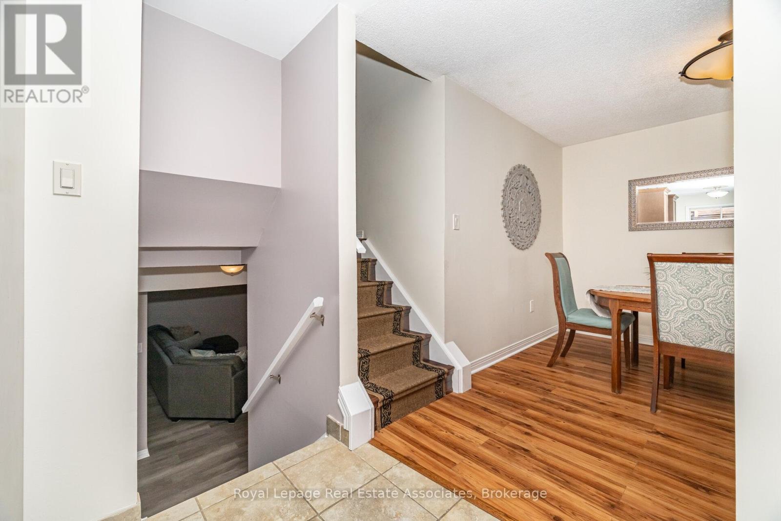 225 Golfwood Drive, Hamilton, Ontario  L9C 7C6 - Photo 16 - X12396473