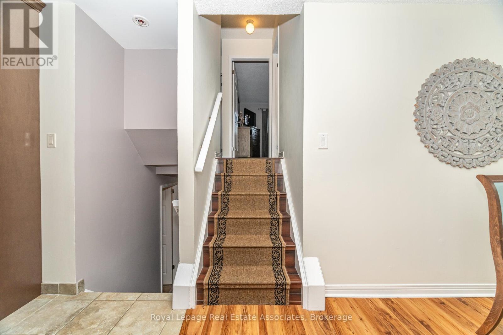 225 Golfwood Drive, Hamilton, Ontario  L9C 7C6 - Photo 17 - X12396473