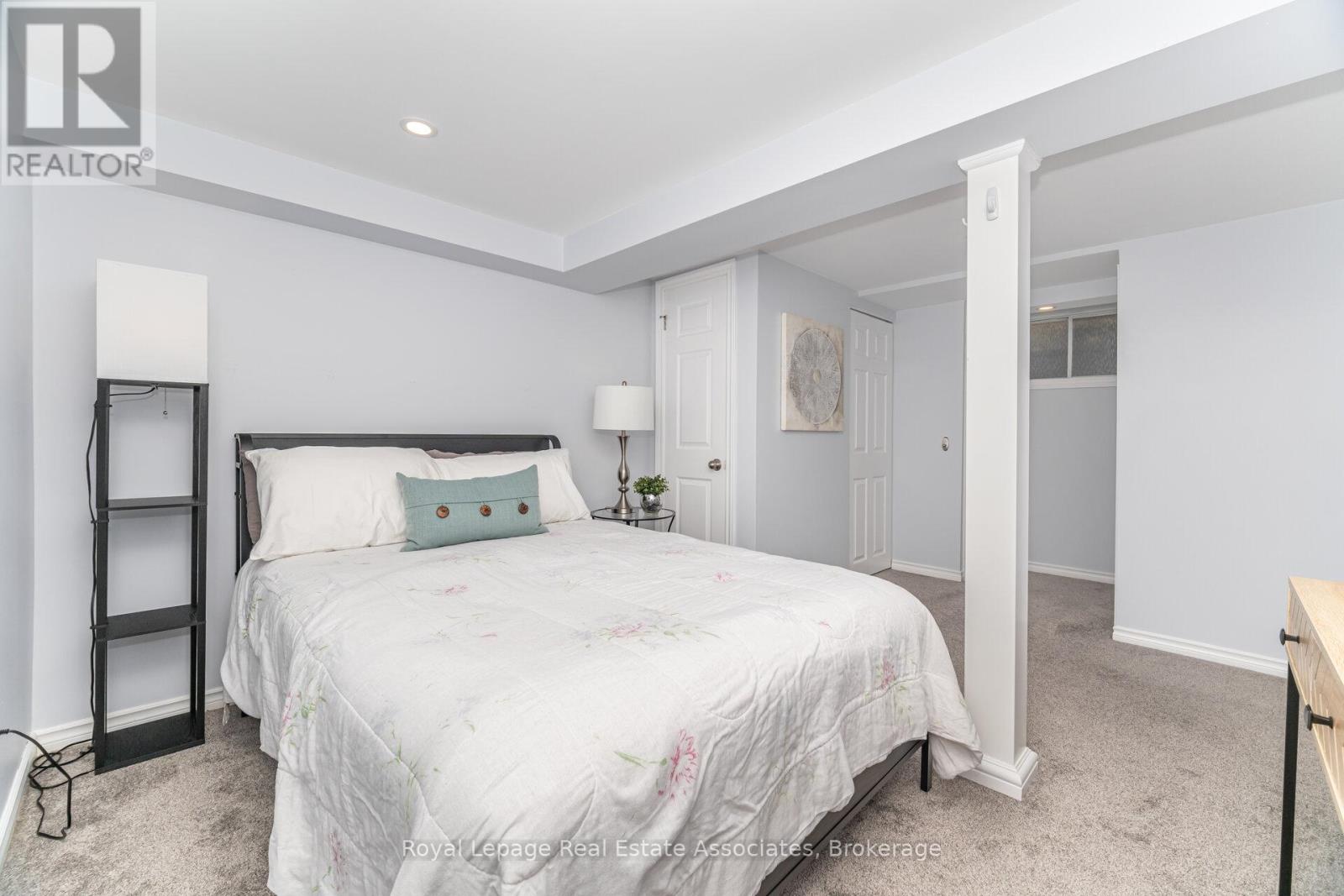 225 Golfwood Drive, Hamilton, Ontario  L9C 7C6 - Photo 38 - X12396473