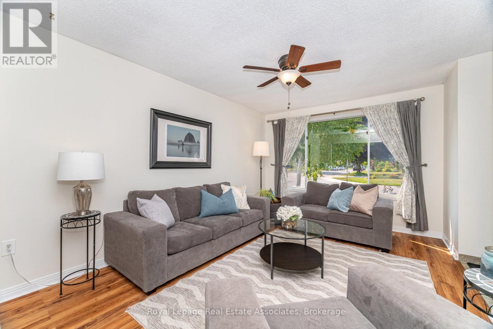 225 Golfwood Drive, Hamilton, Ontario  L9C 7C6 - Photo 7 - X12396473