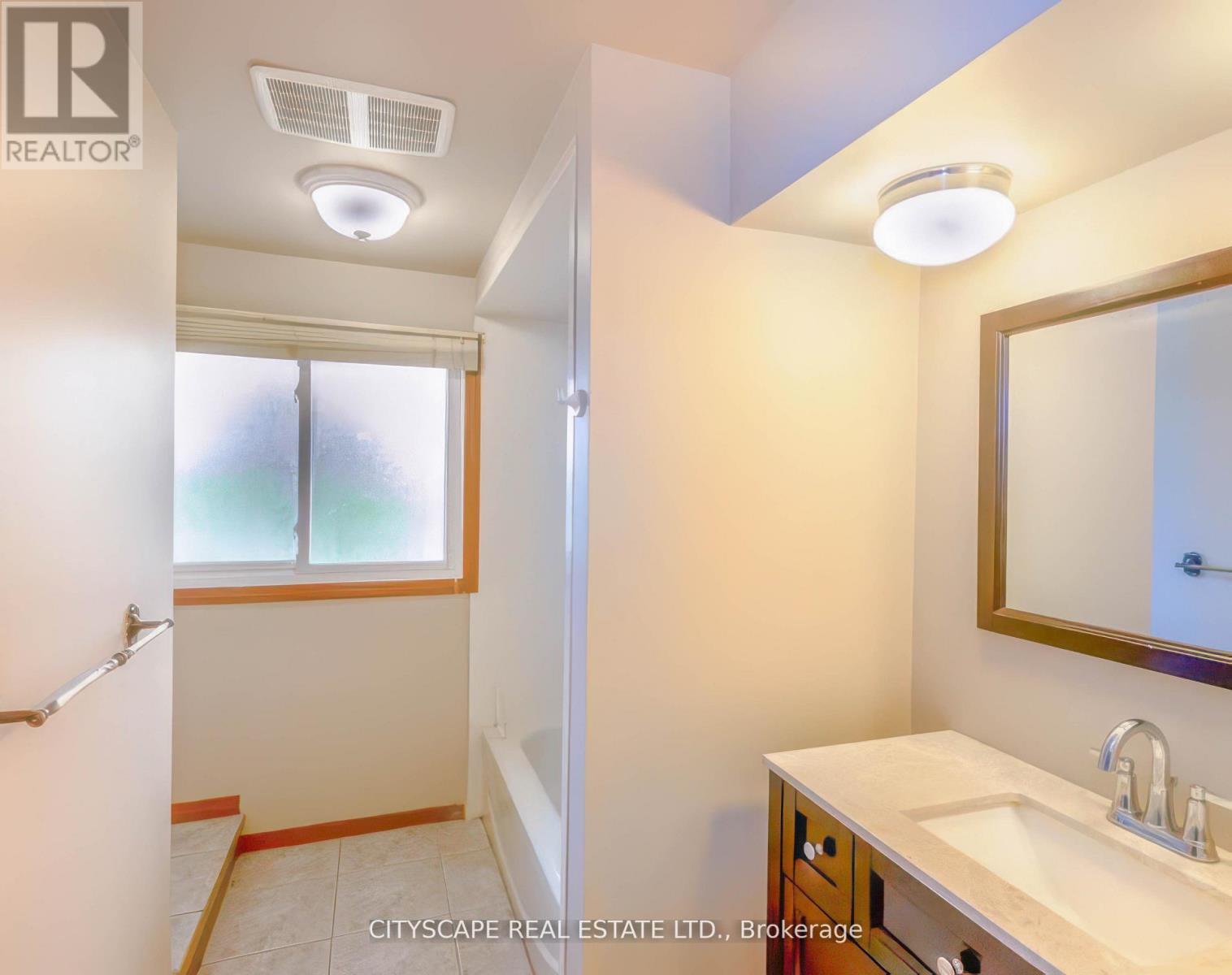 59 Romy Crescent, Thorold, Ontario  L2V 4T5 - Photo 26 - X12396499