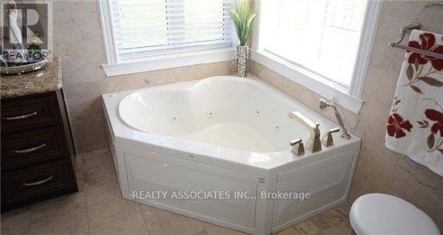 576 Barcovan Beach Road, Quinte West, Ontario  K0K 1L0 - Photo 12 - X12396510
