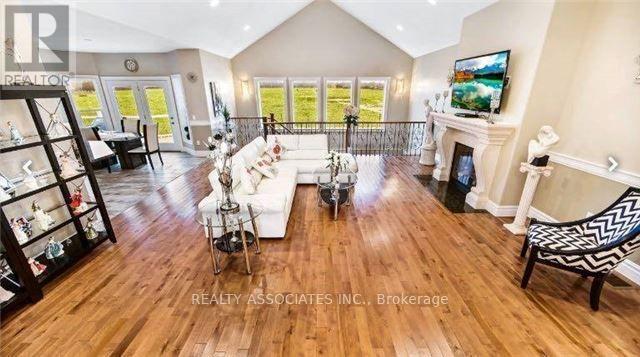576 Barcovan Beach Road, Quinte West, Ontario  K0K 1L0 - Photo 4 - X12396510