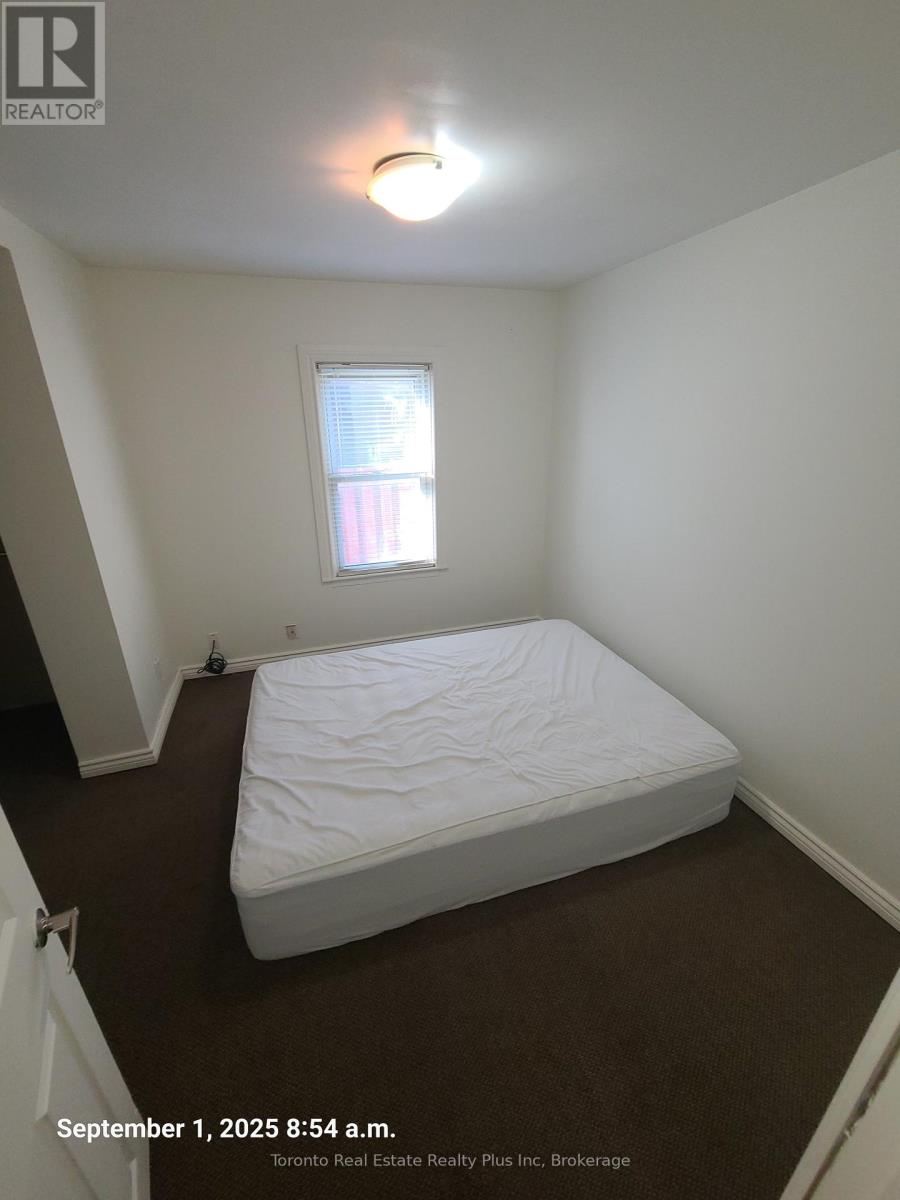 6695 Ailanthus Avenue, Niagara Falls, Ontario  L2G 4C6 - Photo 10 - X12396546