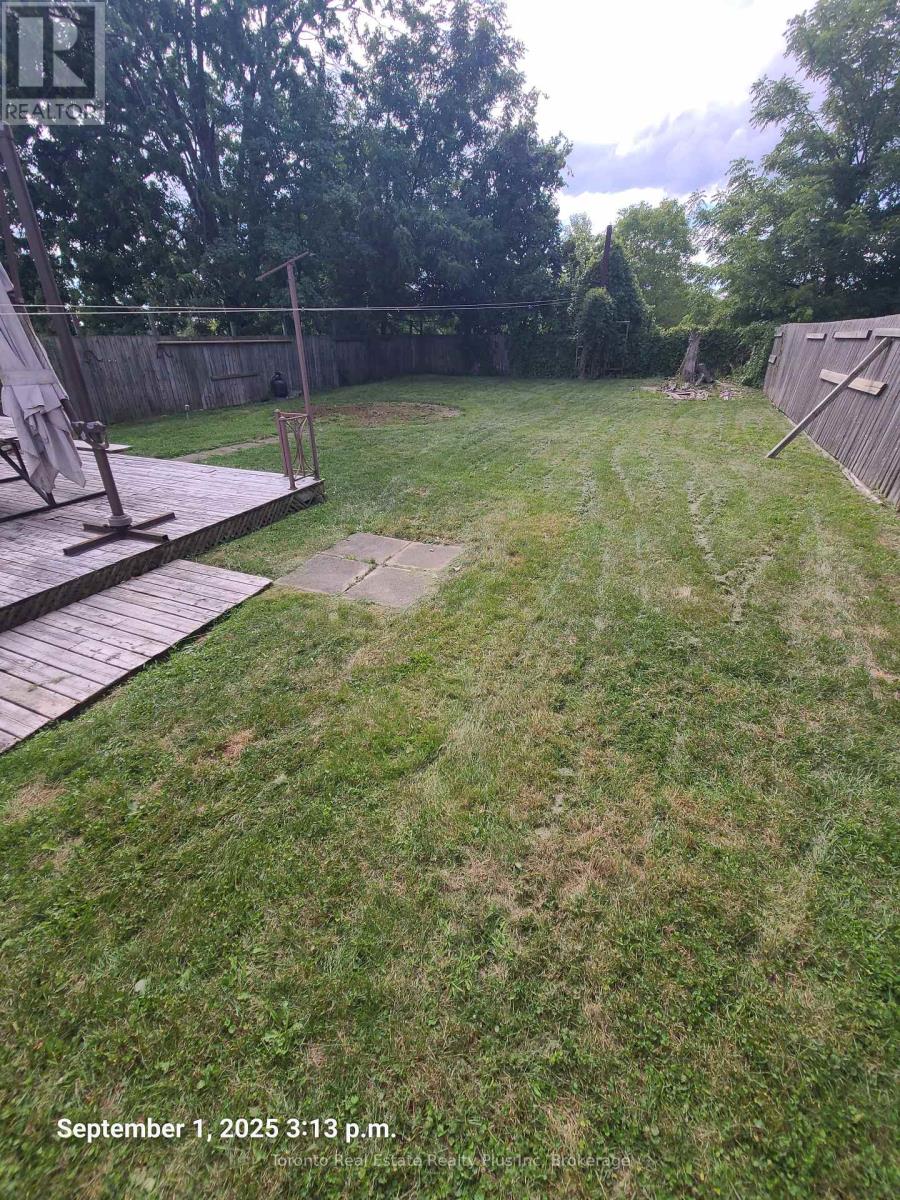 6695 Ailanthus Avenue, Niagara Falls, Ontario  L2G 4C6 - Photo 14 - X12396546