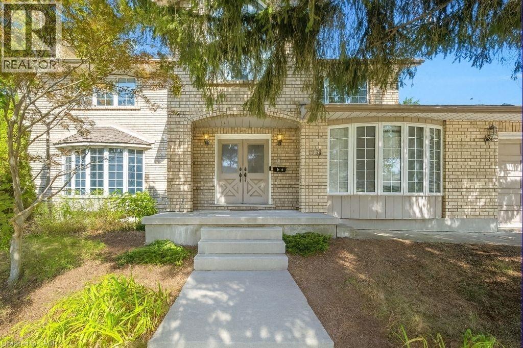 Property at 701 UNIVERSITY Avenue E image 1