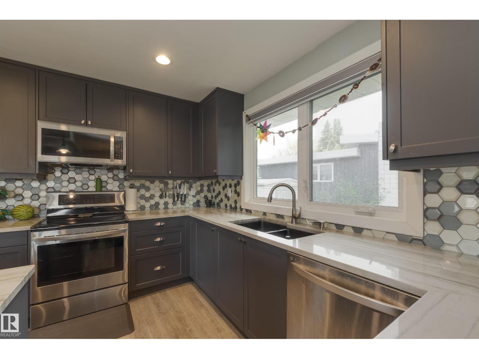7107 96b Av Nw, Edmonton, Alberta  T6B 1B9 - Photo 11 - E4455866