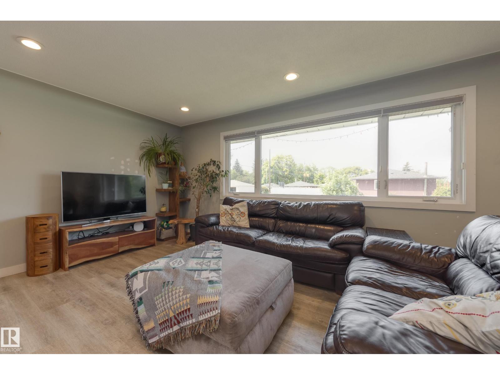7107 96b Av Nw, Edmonton, Alberta  T6B 1B9 - Photo 6 - E4455866