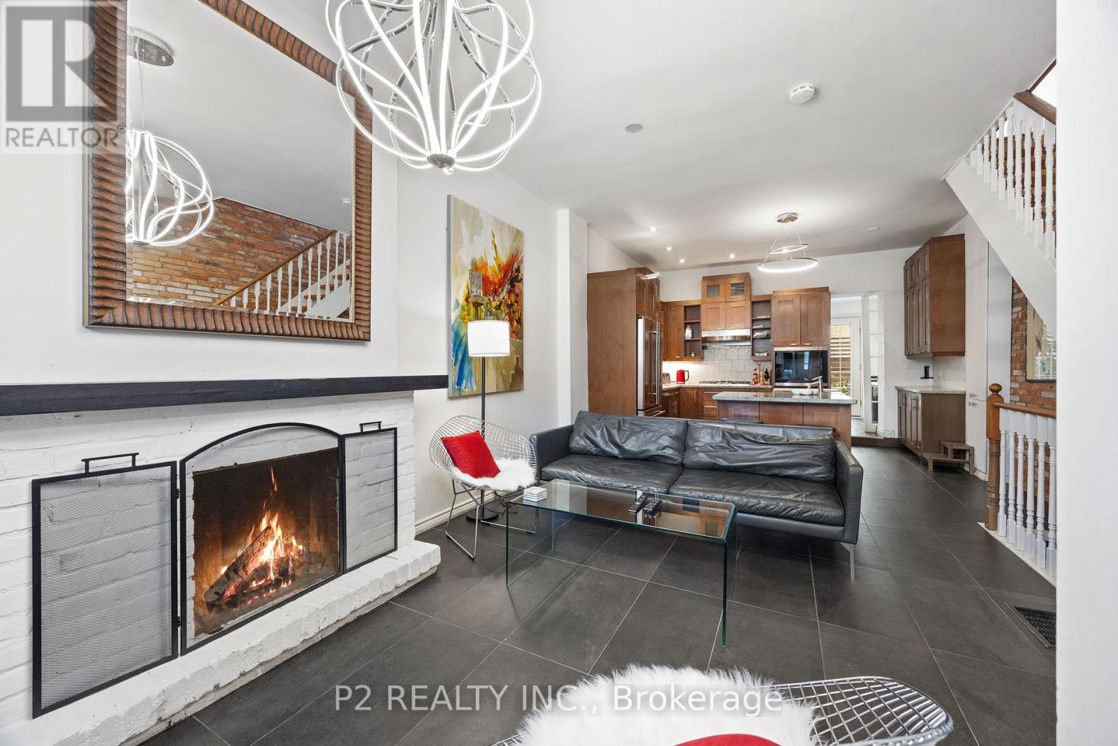 84 London Street, Toronto, Ontario  M6G 1N5 - Photo 8 - C12390119