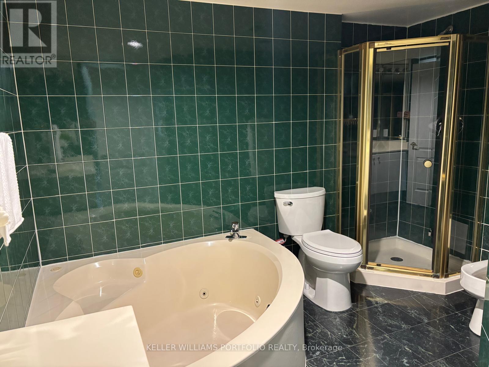 805 - 10 Tichester Road N, Toronto, Ontario  M5P 3M4 - Photo 18 - C12390449