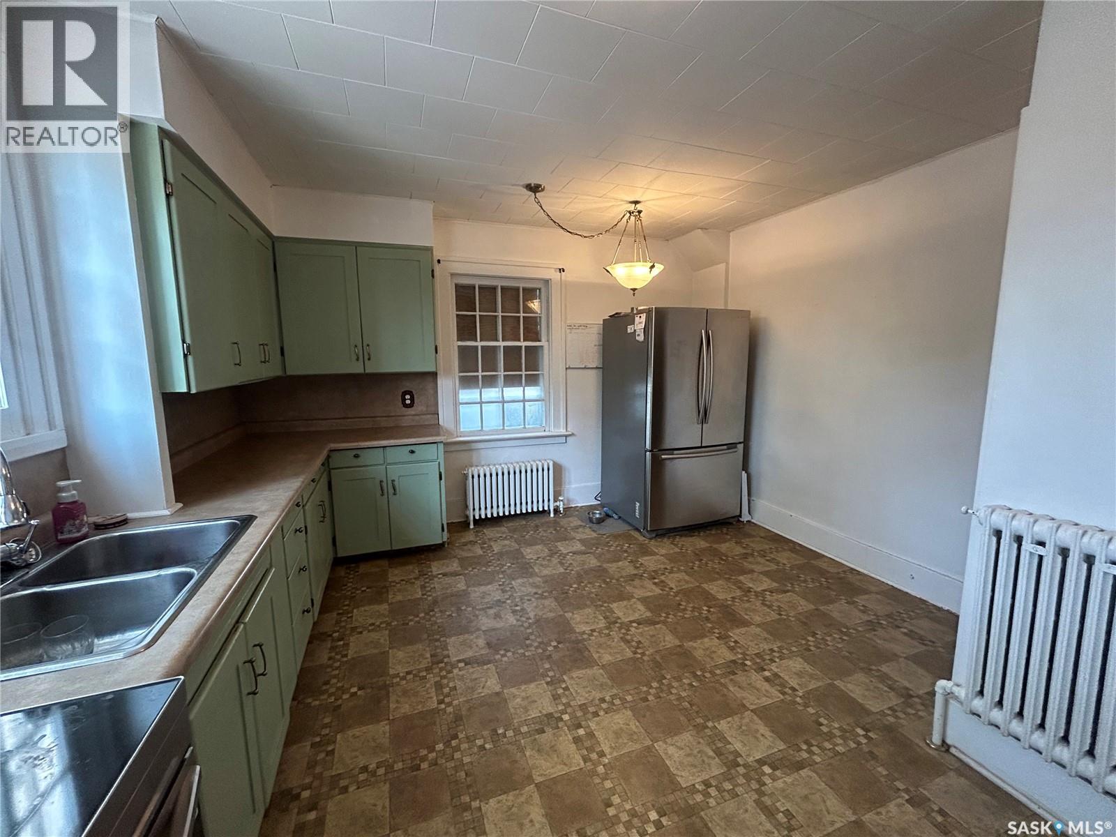 1402 2nd Street, Estevan, Saskatchewan  S4A 0M6 - Photo 16 - SK017948