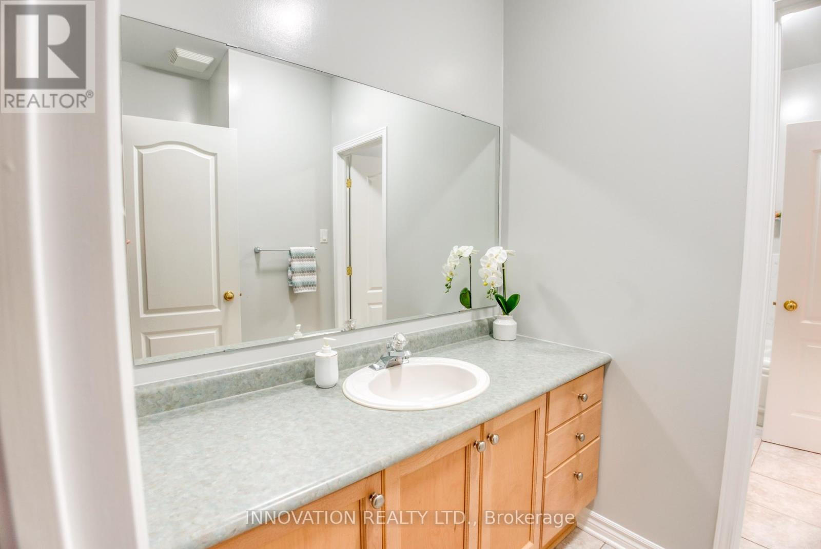 13 Eileen Crescent, Ottawa, Ontario  K2S 1M3 - Photo 22 - X12396012