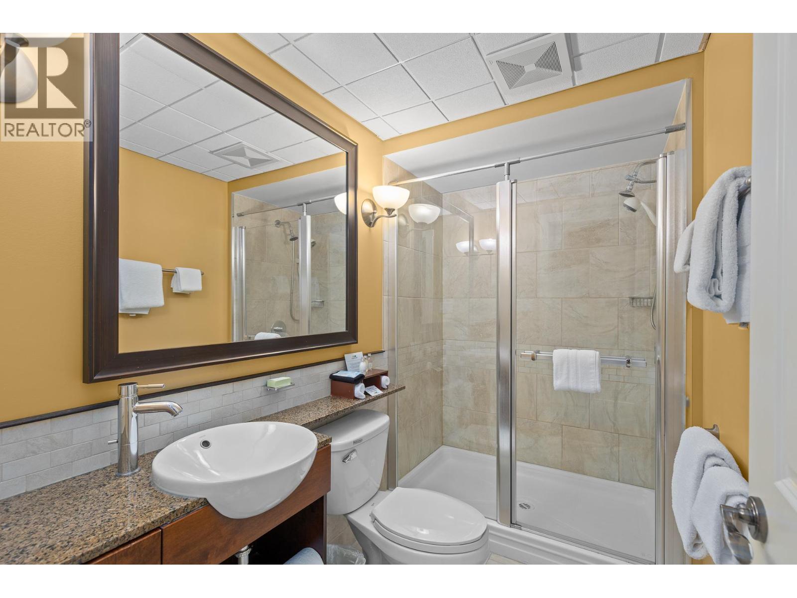 12811 LAKESHORE Drive Unit# 518 Summerland Photo 6 12811 LAKESHORE Drive Unit# 518 Summerland Photo 6