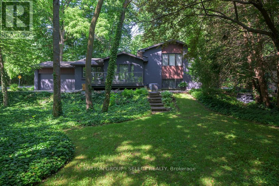 1625 Hillside Drive, London North (North A), Ontario  N6G 2R1 - Photo 1 - X12395771