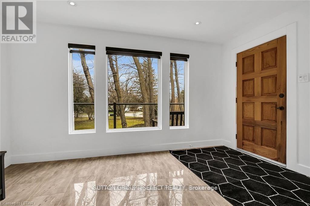 1625 Hillside Drive, London North (North A), Ontario  N6G 2R1 - Photo 13 - X12395771