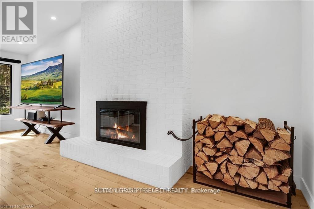 1625 Hillside Drive, London North (North A), Ontario  N6G 2R1 - Photo 14 - X12395771