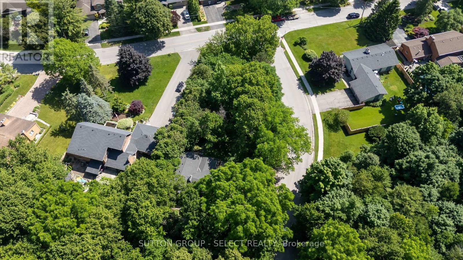 1625 Hillside Drive, London North (North A), Ontario  N6G 2R1 - Photo 38 - X12395771