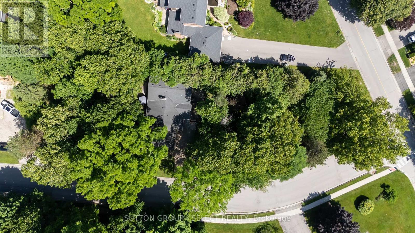 1625 Hillside Drive, London North (North A), Ontario  N6G 2R1 - Photo 39 - X12395771
