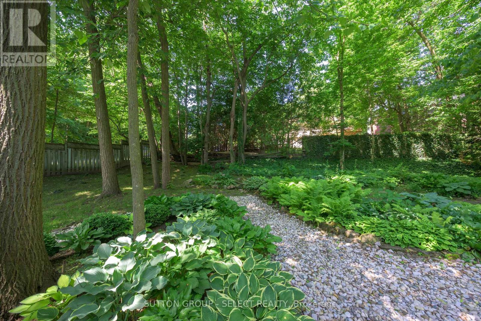 1625 Hillside Drive, London North (North A), Ontario  N6G 2R1 - Photo 43 - X12395771