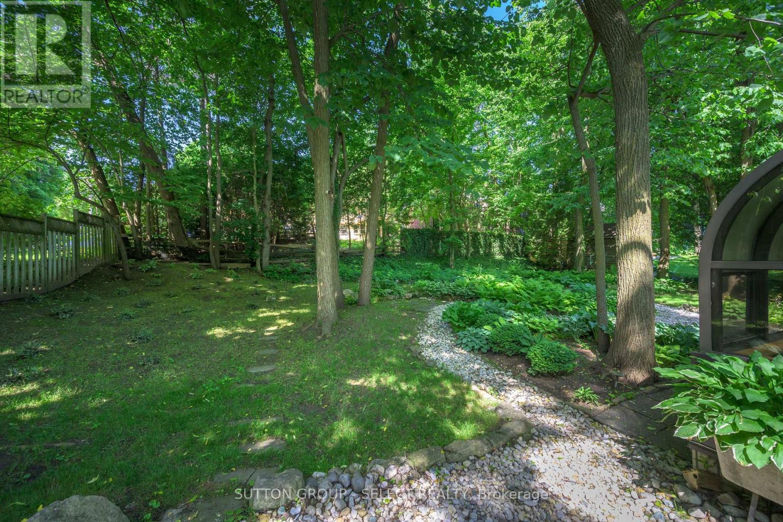 1625 Hillside Drive, London North (North A), Ontario  N6G 2R1 - Photo 5 - X12395771