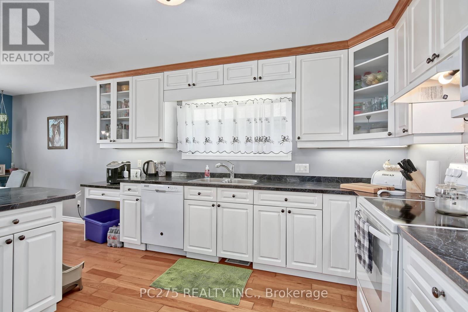 254 South Street, Southwest Middlesex, Ontario  N0L 1M0 - Photo 10 - X12396885