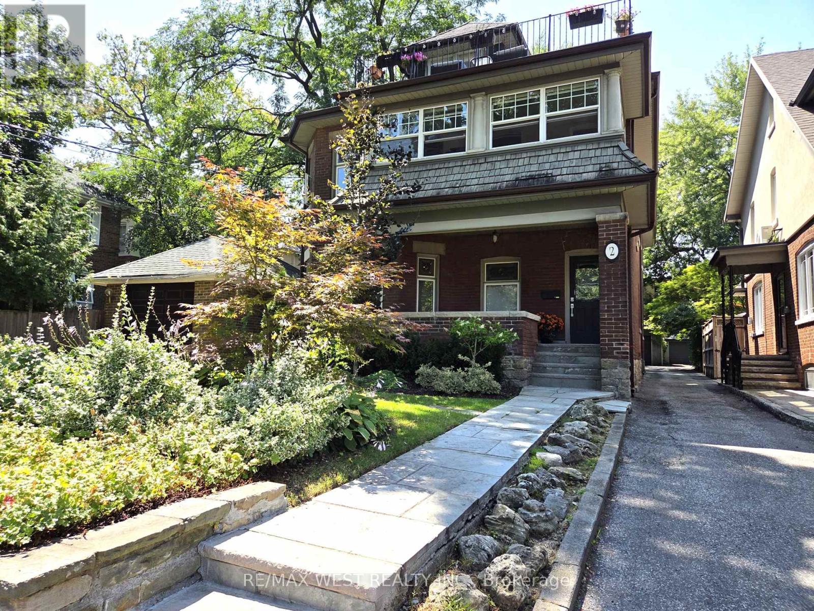 2 - 2 BRYCE AVENUE, Toronto, Ontario