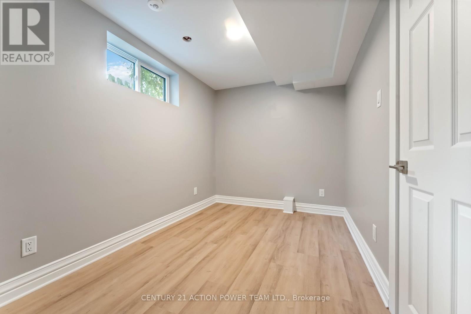 B - 427 Grassland Terrace, Ottawa, Ontario  K1E 2S1 - Photo 14 - X12396897