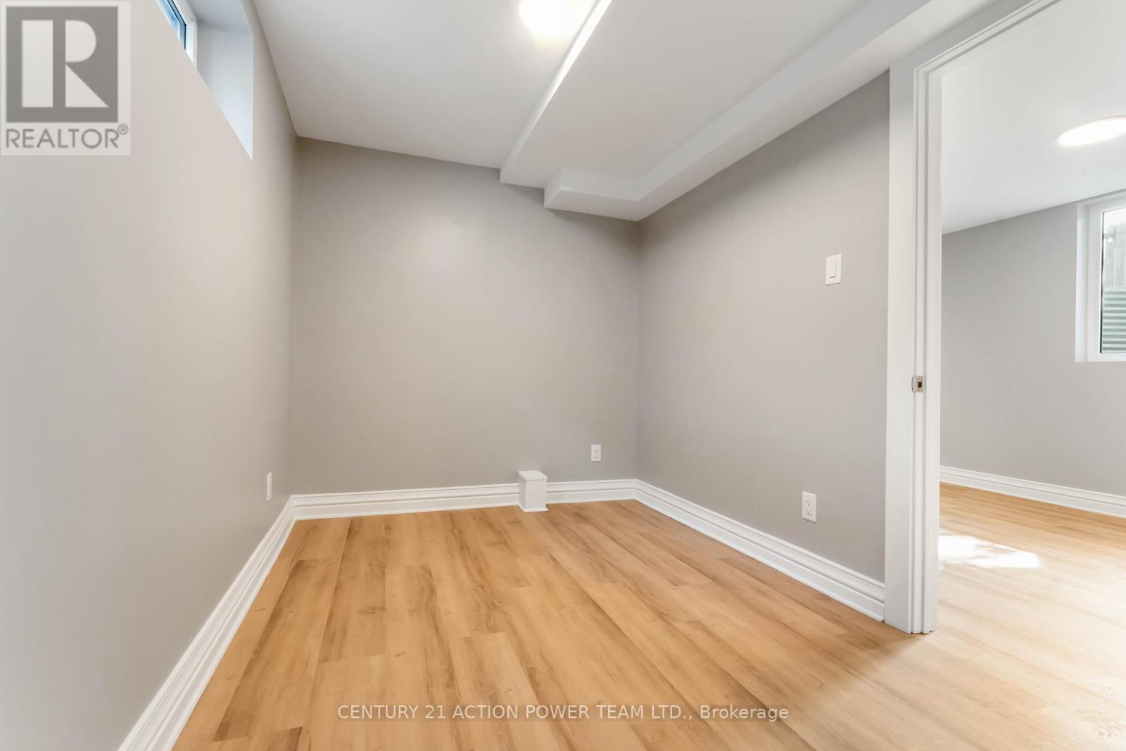 B - 427 Grassland Terrace, Ottawa, Ontario  K1E 2S1 - Photo 15 - X12396897