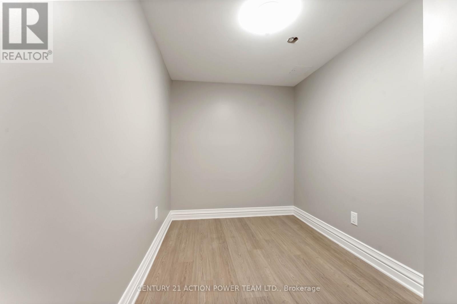 B - 427 Grassland Terrace, Ottawa, Ontario  K1E 2S1 - Photo 20 - X12396897
