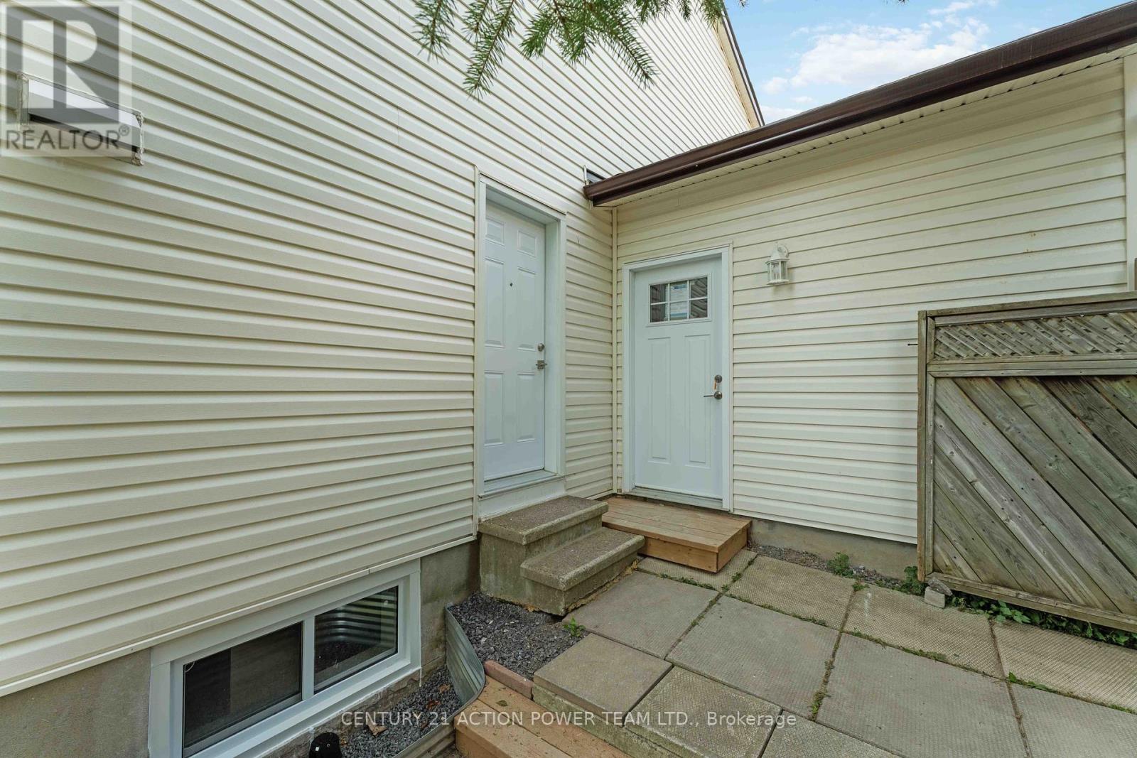 B - 427 Grassland Terrace, Ottawa, Ontario  K1E 2S1 - Photo 25 - X12396897